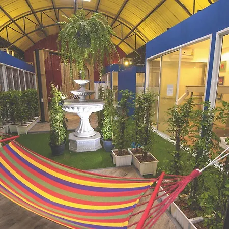 Glur Watergate Bangkok Hostel